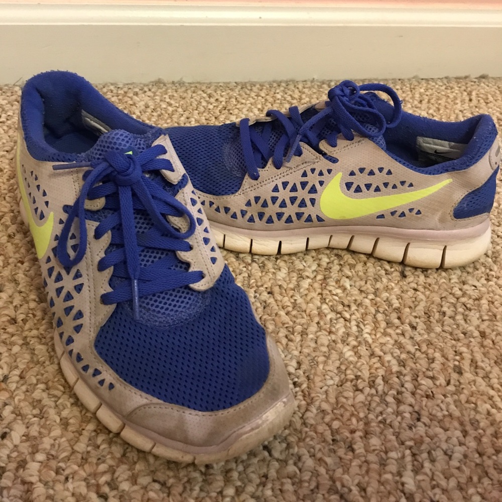 Purple Nike Free Run Tennis shoes